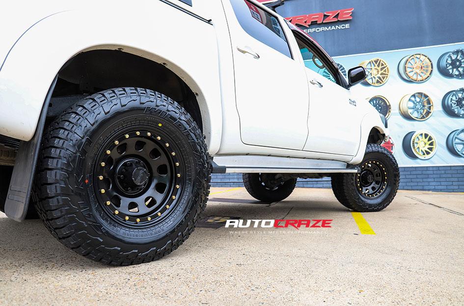 TOYOTA HILUX N70 4WD D LOCKER BLACK